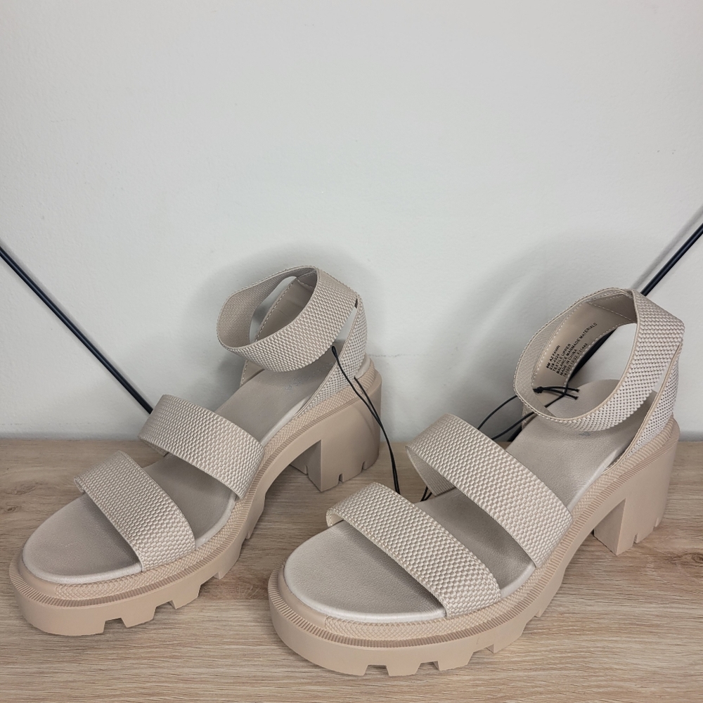 ARIZONA TAN SANDALS . SIZE 9 .